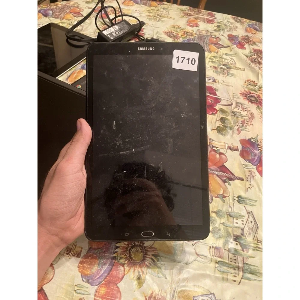 Lot of 4 devices for parts or repair. Apple - iPad - computer-Dell-Samsung